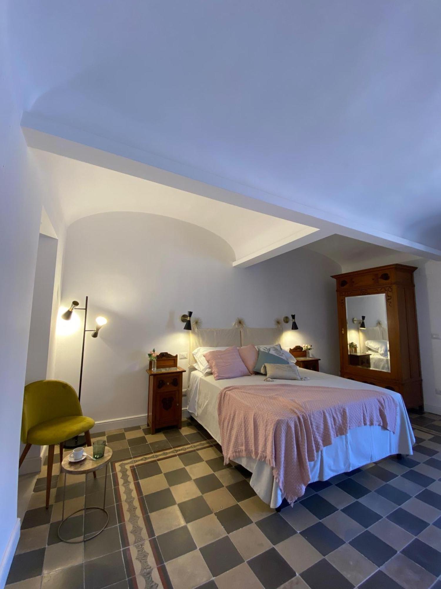 Dimora Dei Minoriti Bed & Breakfast CTA Exterior photo